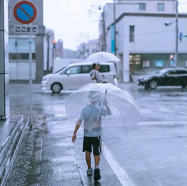 太陽(yáng)傘雨傘兩用的有嗎，太陽(yáng)傘多少錢(qián)一包？