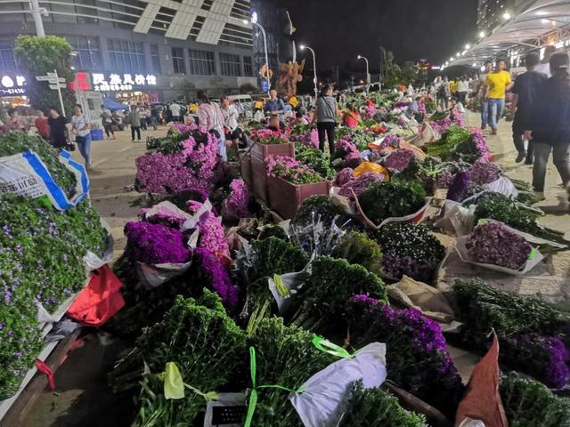 成都批發(fā)鮮花市場(chǎng)進(jìn)貨渠道在哪里，成都鮮花進(jìn)貨渠道？